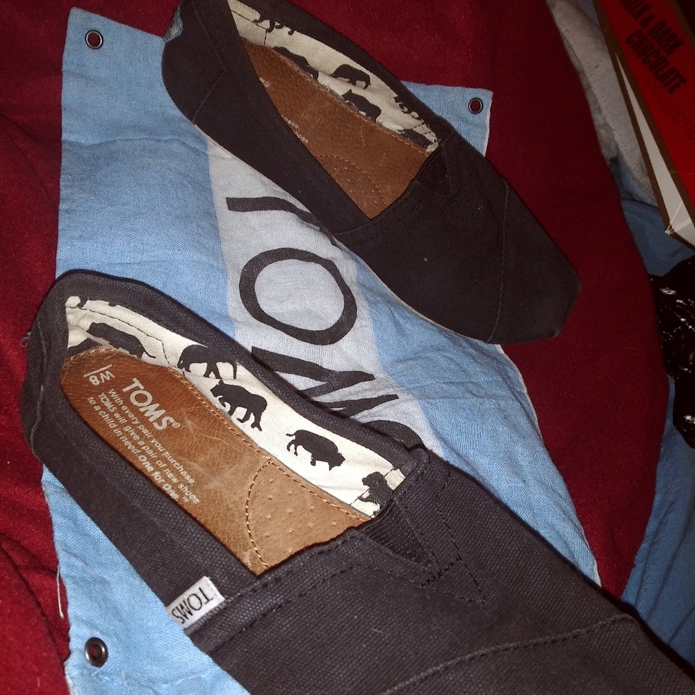 Toms